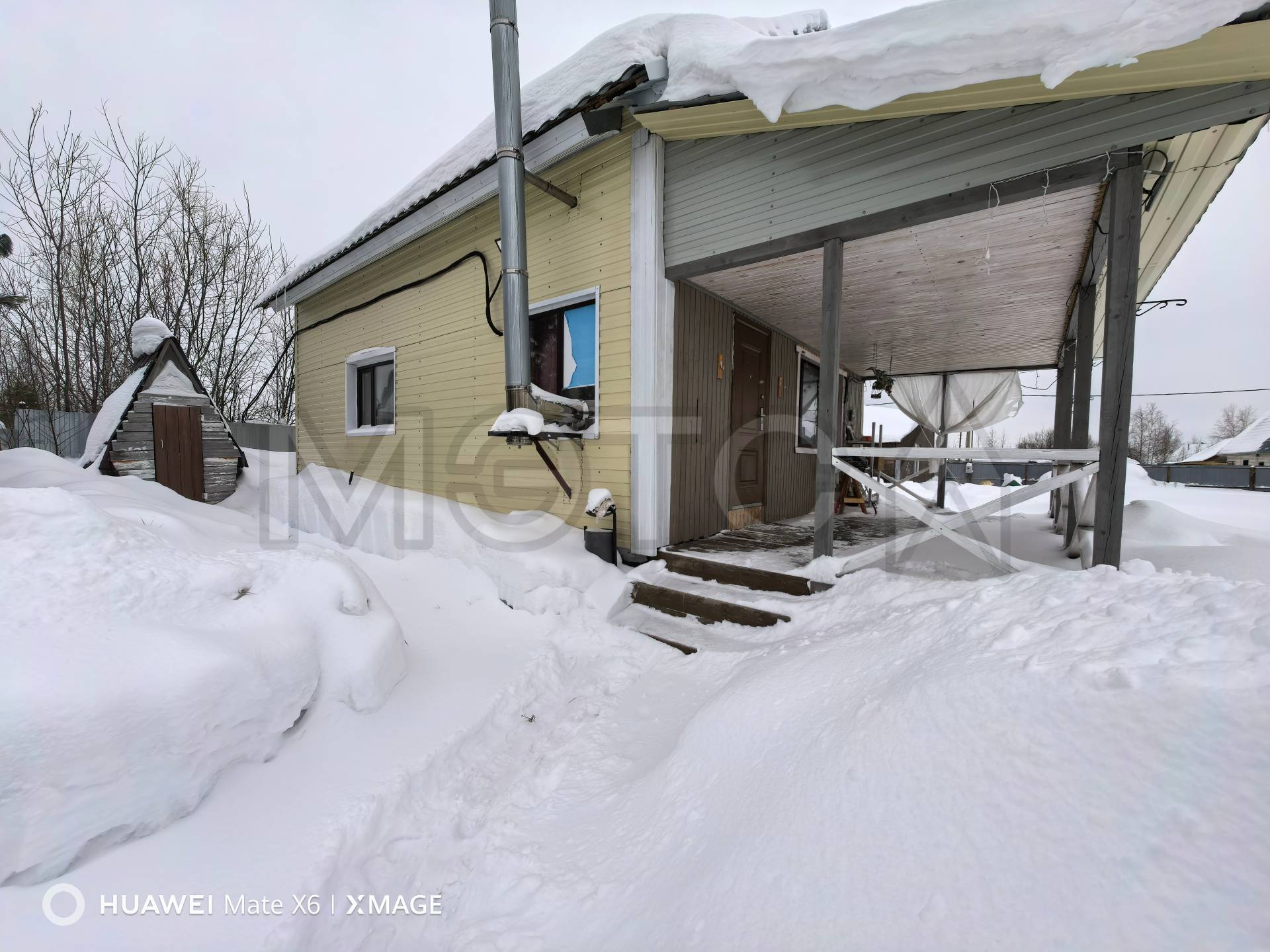 Дом 81,2 кв.м, гараж 81,8 кв.м и земельный участок 999 +/- 6.39 кв.м в Нижневартовске - Изображение 1
