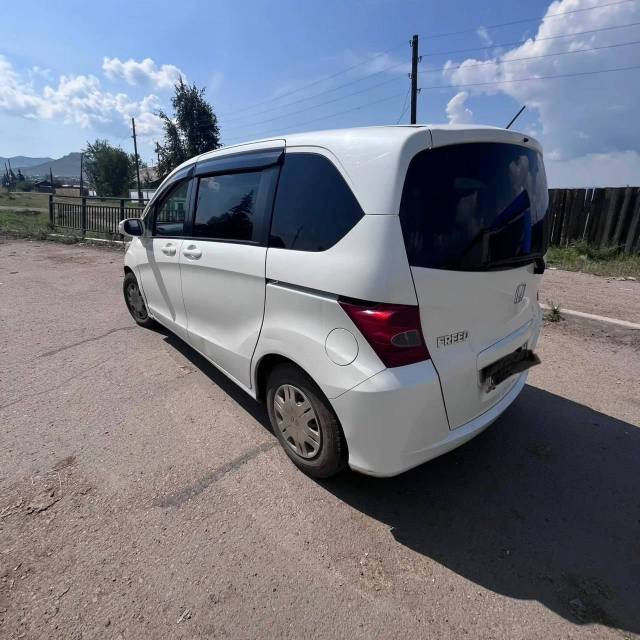 Honda Freed, 2010 года, 118 лс, 150000 км, АКПП - Изображение 3