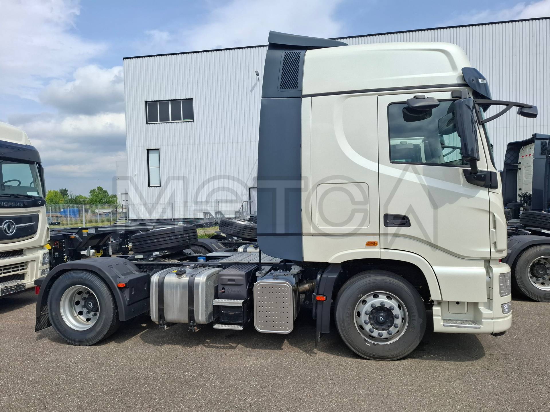 Седельный тягач Dongfeng KX 4x2, 2023 года - Изображение 1