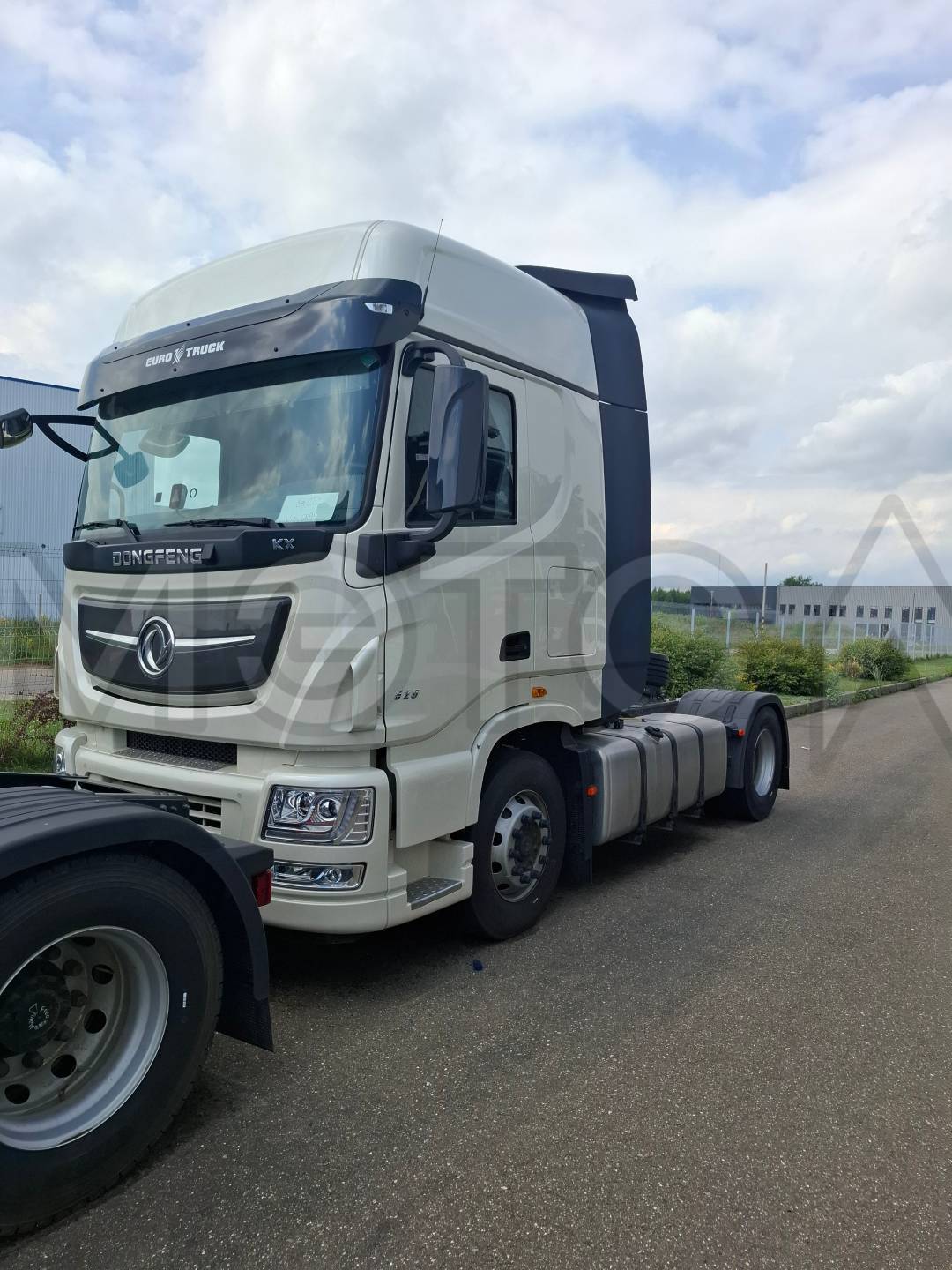 Седельный тягач Dongfeng KX 4x2, 2023 года - Изображение 1