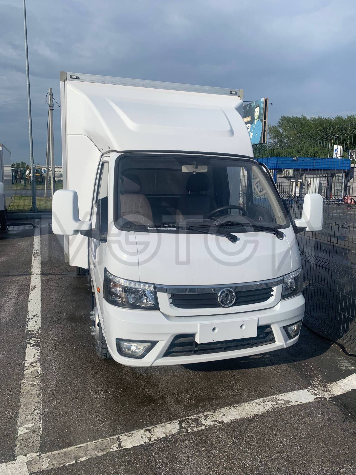 Специализированный, фургон изотермический Dongfeng Promteh Kapitan-T, 2024 года - Изображение 1