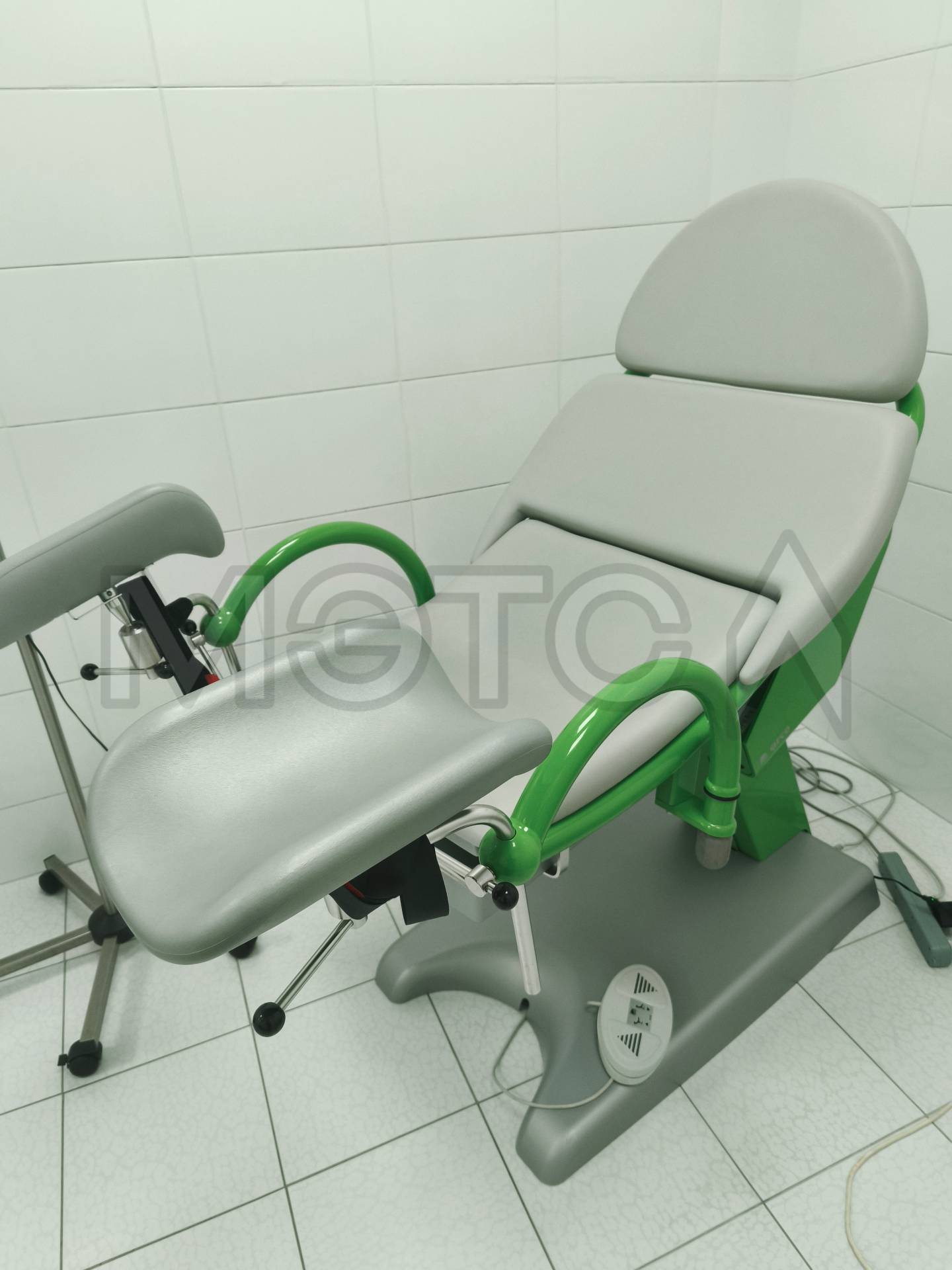 Кресло ARCO, Светильники MASTERLIGHT, Аппарат Radio SURG 2200 RS-1390, оборудование от Karl Storz - Изображение 1