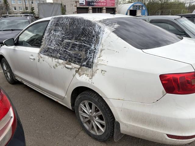 Volkswagen Jetta, 2012 года, 105 лс, 214144 км, АКПП - Изображение 2