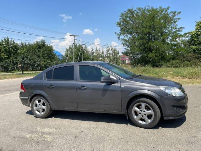 Opel Astra, 2010 года, 115 лс - Изображение 3