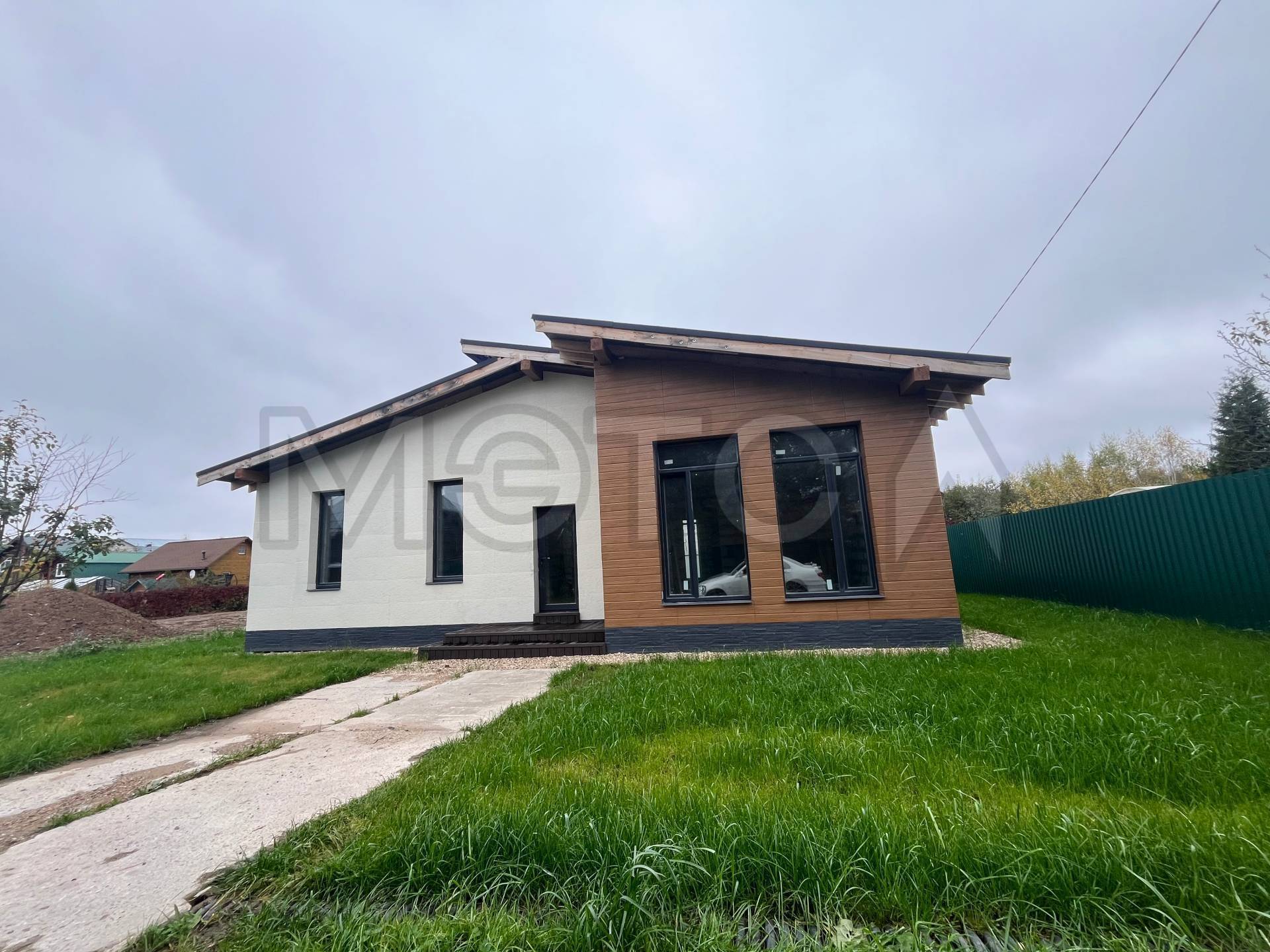 Дом 126,4 кв.м, строение 12 кв.м. и земельный участок 605 кв.м. в Красногорске - Изображение 1