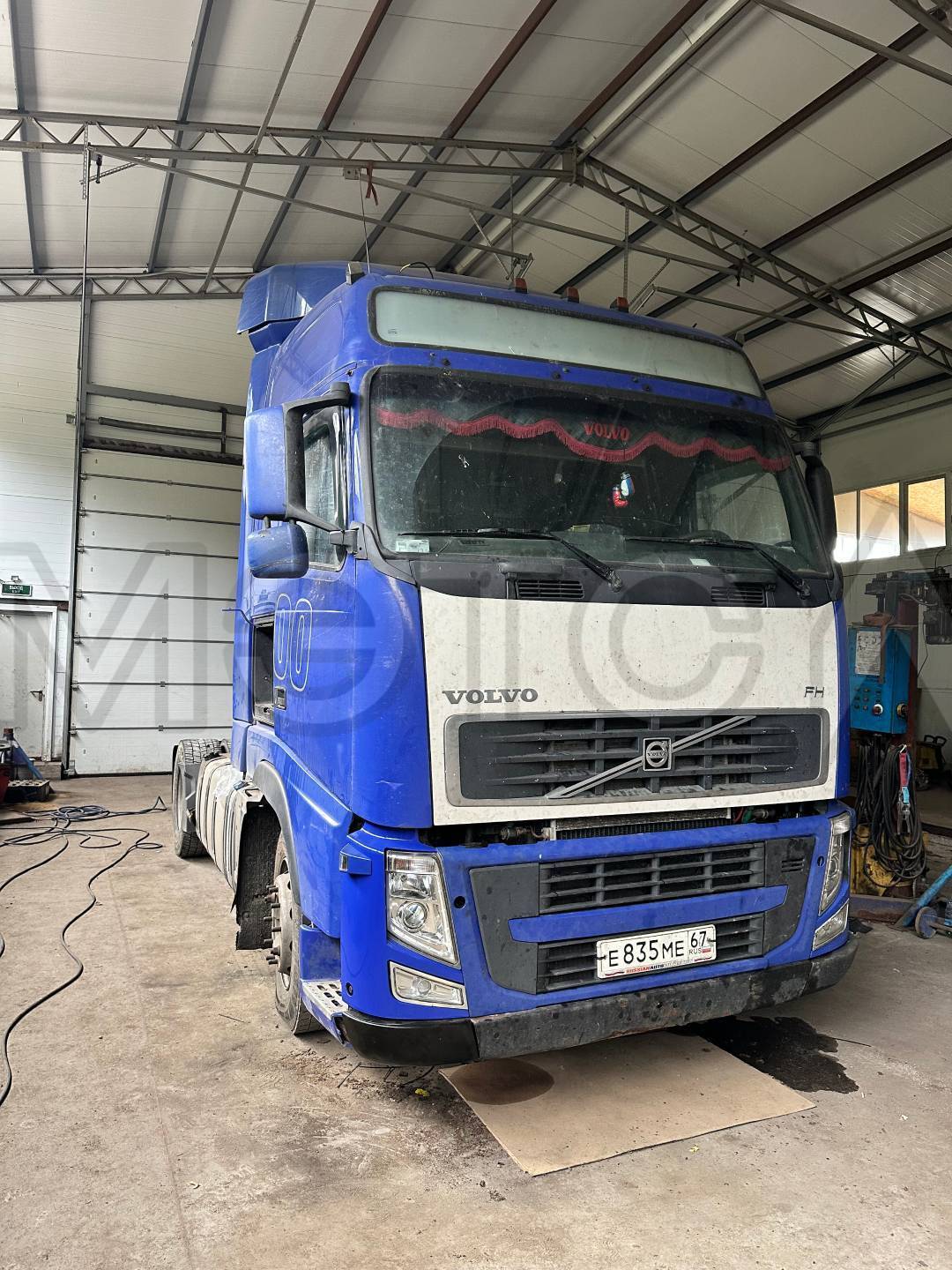 VOLVO FN-TRUCK 4X2, грузовой тягач-седельный, 2010 года - Изображение 1