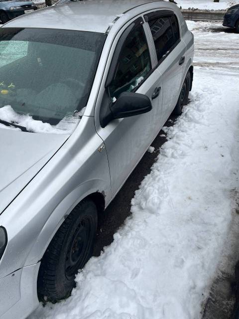 Opel Astra, 2011 года, 90 лс, 241113 км - Изображение 2