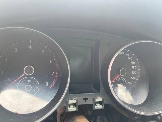 Volkswagen Golf, 2011 года, 105 лс, 450000 км - Изображение 6