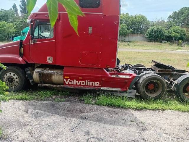 Грузовой автомобиль FREIGHTLINER CENTURY, 1998 года - Изображение 2