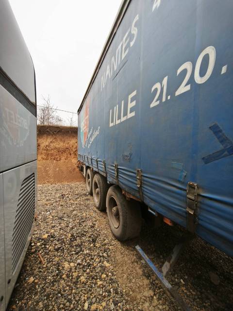 Грузовой автомобиль РЕНО ПРЕМИУМ 420, 2002 года, Полуприцеп с бортовой платформой FREUEHAUF T34C1RP, 1991 года - Изображение 7