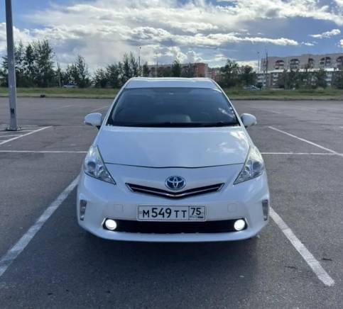 Toyota Prius Alpha, 2014 года, 99 лс, 258000 км, АКПП - Изображение 2