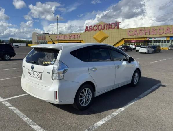 Toyota Prius Alpha, 2014 года, 99 лс, 258000 км, АКПП - Изображение 5
