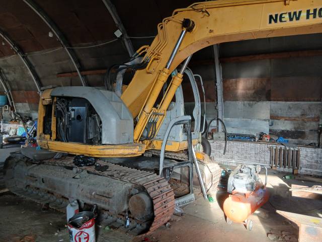 Гусеничный экскаватор KOBELCO E135SR-1ES, 2008 года - Изображение 1