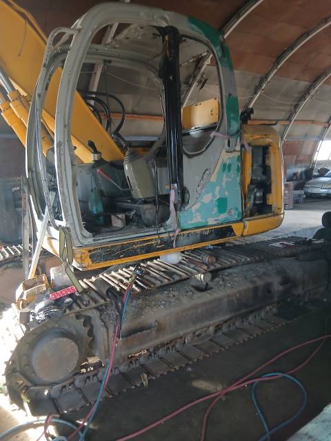 Гусеничный экскаватор KOBELCO E135SR-1ES, 2008 года - Изображение 3