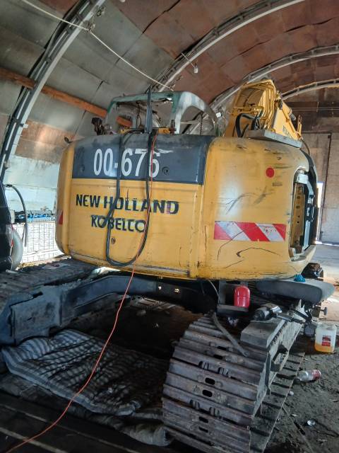 Гусеничный экскаватор KOBELCO E135SR-1ES, 2008 года - Изображение 4