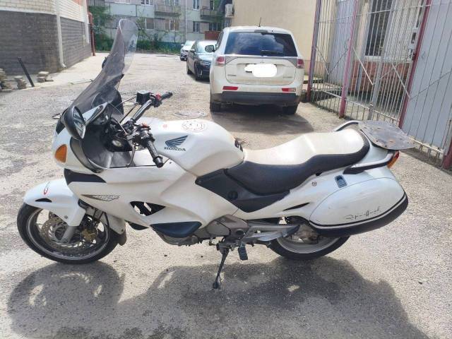 Мотоцикл HONDA NT650V, 2000 года - Изображение 1