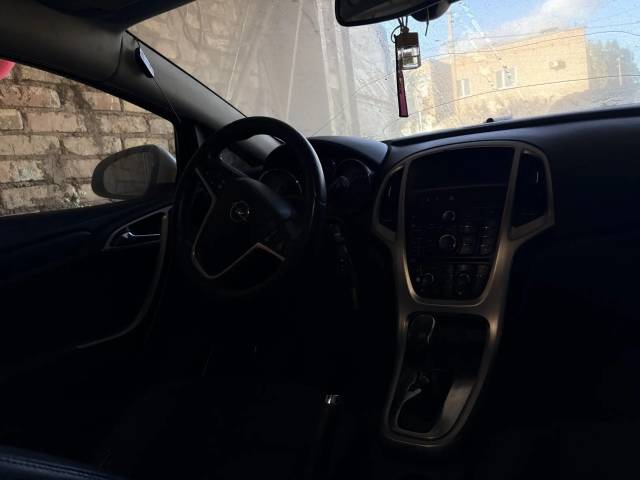 Opel Astra, 2012 года, 140 лс, 282456 км, АКПП - Изображение 3