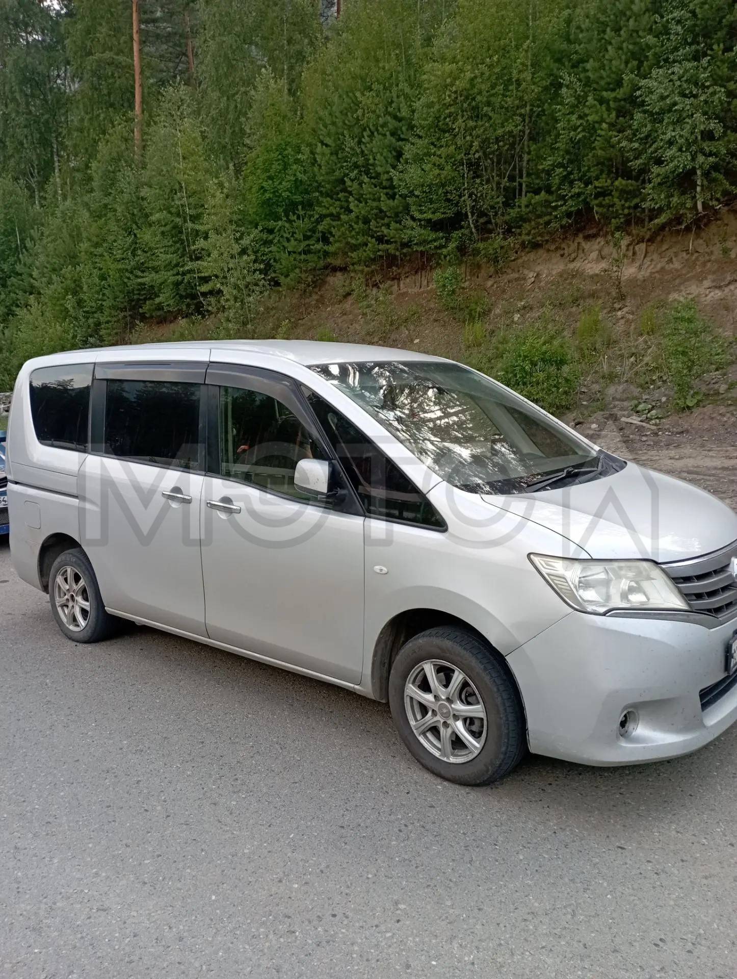 Nissan Serena, 2012 года, 144 лс - Изображение 1