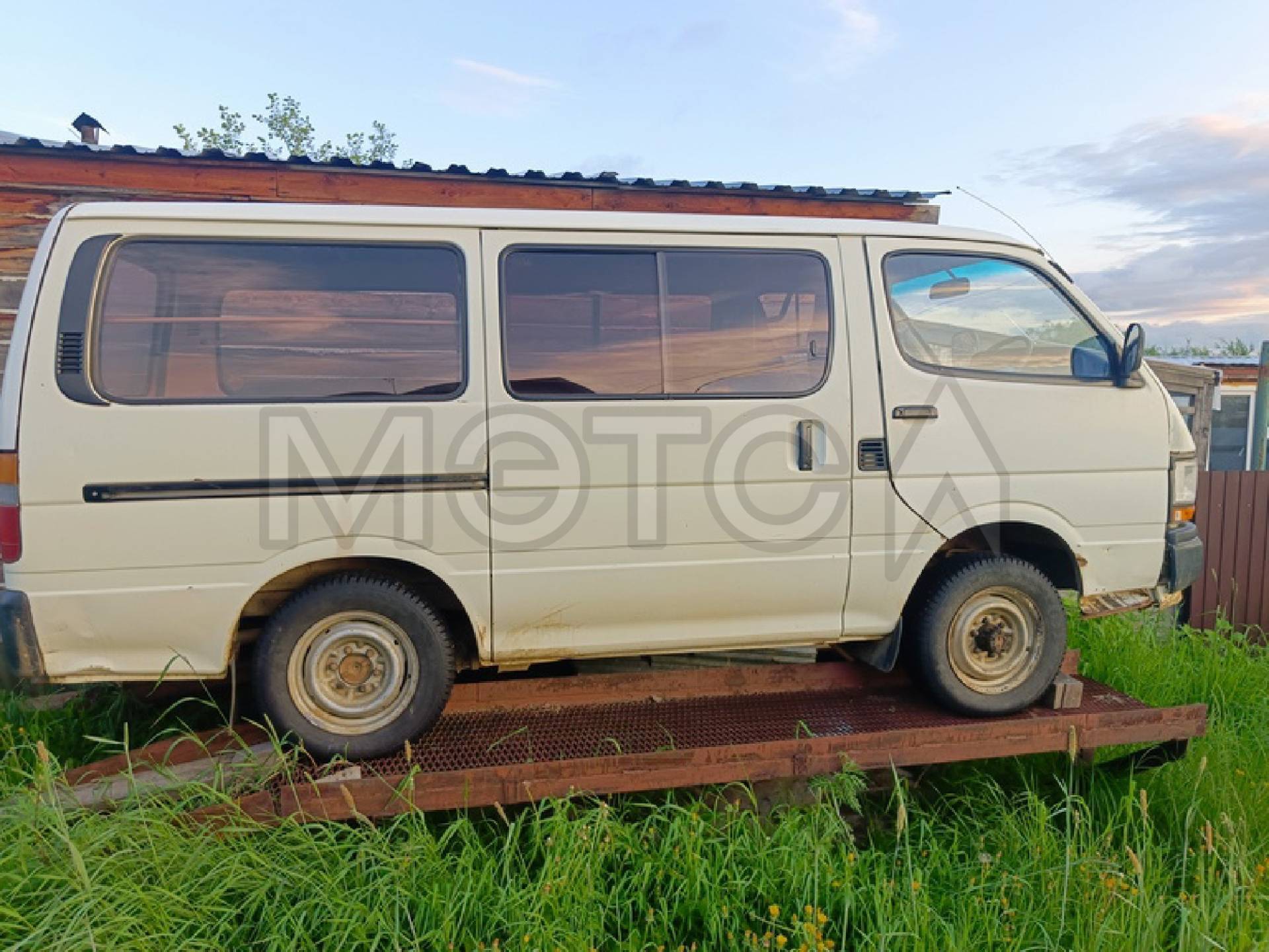 Toyota HIACE, 1992 года - Изображение 1